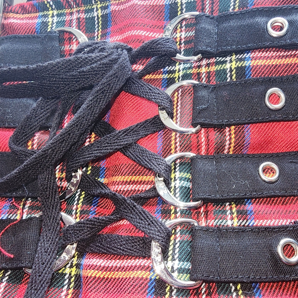 TRIPP NYC VINTAGE GOTH PUNK RED PLAID PLEATED MINI SKIRT SIZE LARGE IS USED - Picture 3 of 9